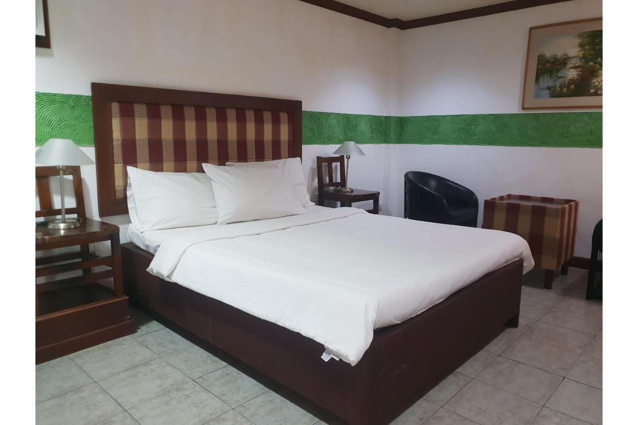Saltimboca Tourist In Hotel Bacolod Exterior photo