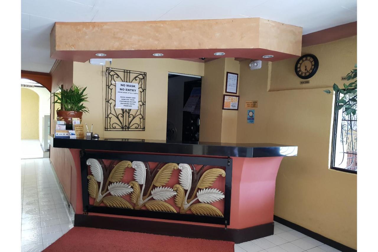 Saltimboca Tourist In Hotel Bacolod Exterior photo