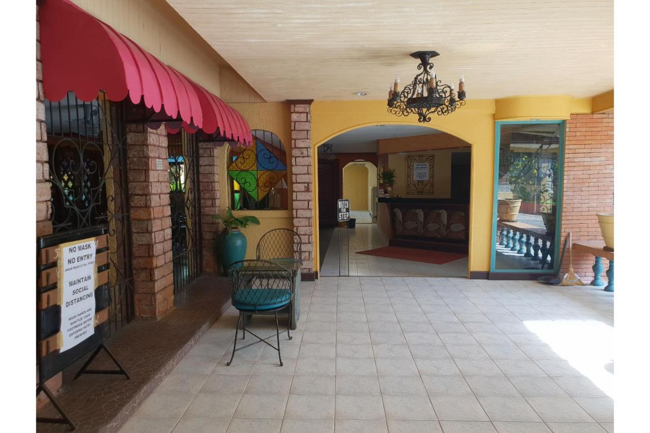 Saltimboca Tourist In Hotel Bacolod Exterior photo